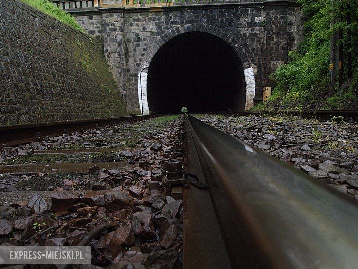 Tunel ma 364 metry długości