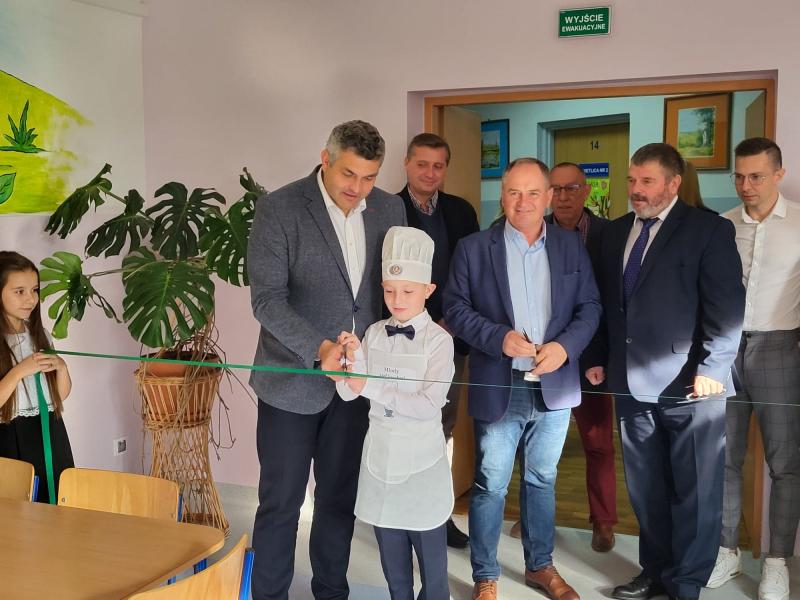 Kierownik Szkolnej Stołówki Zamówił 7 6 Kg Masła Orzechowego Dobiegł końca remont stołówki w szkole podstawowej nr 3 - galeria 4/5