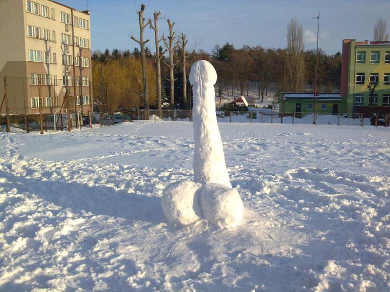 Śniegowa rzeźba