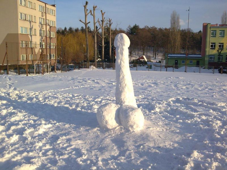Śniegowa rzeźba