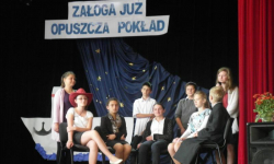 Załoga już opuszcza pokład. Pożegnanie klasy szóstej w Ciepłowodach