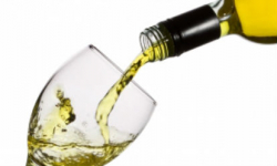 Zwrócona: Mężczyzna wjechał w budynek mieszkalny, był pijany