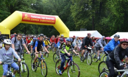 Powiatowy Rajd Rowerowy u podnóża Gór Bardzkich