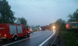Tir utrudnia ruch na krajowej ósemce