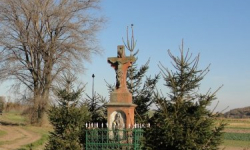 Mieszkańcy odrestaurowali przydrożny krzyż