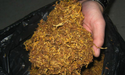 Krajanka tytoniowa bez akcyzy w jednym z bardzkich sklepów