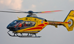 Wypadek na drodze nr 382. Pięć osób trafiło do szpitala