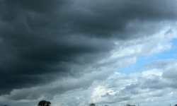 IMGW ostrzega: mogą wystąpić dziś burze