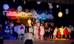 „Niech kolęda płynie z serca i uczy nas miłości” – świąteczne widowisko muzyczne