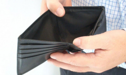 Zgubiła portfel ze sporą sumą pieniędzy na terenie jednego z marketów