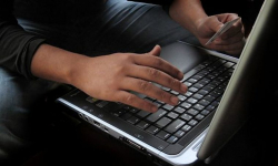 Wciąż padamy ofiarami internetowych oszustów. Kolejne osoby straciły pieniądze