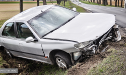 Peugeot w rowie na krajowej ósemce