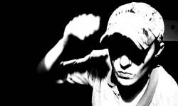 17-latka zdenerwowało szczekanie psa. Uderzył więc właściciela czworonoga