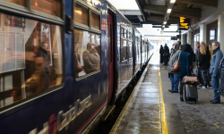 Sanepid szuka podróżujących pociągiem relacji Wrocław - Międzylesie. U pasażera wkryto Covid-19