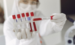 Nowe zakażenie, są też kolejni ozdrowieńcy. Aktualne dane dot. koronawirusa w powiecie - 17.09, 8.30