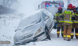 31-latka jechała pijana, podróż zakończyła w rowie. Miała 3.6 promila