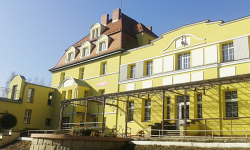 Utworzenie szkoły, restrukturyzacja albo likwidacja. Co dalej z Domem Wczasów Dziecięcych w Bardzie?