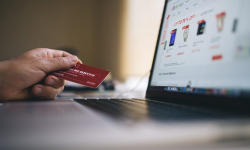 Kolejne internetowe oszustwa. 39-latek stracił 10 tys. zł