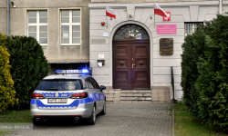 Alarmy bombowe w kilku szkołach na terenie powiatu. Egzaminy maturalne ruszyły jednak punktualnie