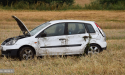 Ford wypadł z drogi i koziołkował