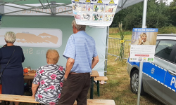 Profilaktyka z policjantami na dożynkach gminnych