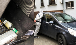 Wyjeżdżając z podwórka uszkodził dwa pojazdy. Miał w organizmie ponad 2.5 promila