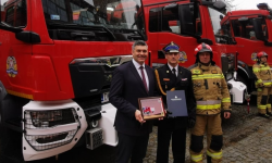 Kolejny nowy pojazd ratowniczo-gaśniczy dla strażaków-zawodowców z Ząbkowic Śląskich [aktualizacja]
