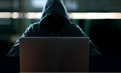 Dali się oszukać w internecie. 20-latek stracił 3 tys. zł, nastolatka około 2.5 tys. zł