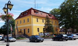 Alarm bombowy w złotostockim urzędzie miejskim i w Komendzie Powiatowej PSP w Ząbkowicach Śląskich