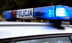 Najpierw dwukrotnie ukradł alkohol, a potem pijany zasnął na chodniku