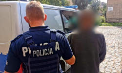 Policjanci regularnie zatrzymują osoby poszukiwane przez wymiar sprawiedliwości