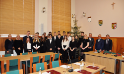 Inauguracyjna sesja Młodzieżowej Rady Powiatu Ząbkowickiego