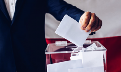 Nieoficjalnie: PiS traci jeden mandat w okręgu wałbrzyskim. Gwóźdź będzie posłem w kolejnej kadencji