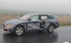 Zderzenie bmw i skody między Kluczową a Piławą Górną. Uszkodzony został też trzeci pojazd