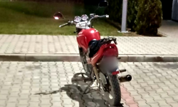 44-latek jechał w nocy nieoświetlonym motorowerem na stację benzynową. Był nietrzeźwy