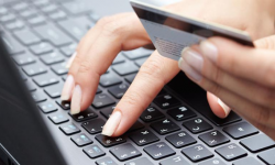 Myślała, że bierze udział w konkursie z atrakcyjnymi nagrodami pieniężnymi. Straciła sporo kasy