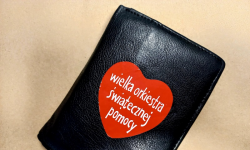 34-latek przywłaszczył sobie portfel innego petenta. Pomógł monitoring