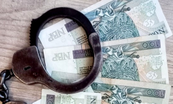 Chciała pomóc starszej znajomej, padła ofiarą złodzieja