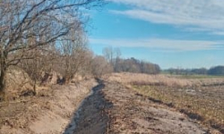 W Brochocinie przeprowadzono prace konserwacyjne rowu melioracyjnego