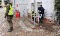 Policjanci z Bydgoszczy służą pomocą mieszkańcom Barda