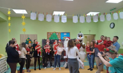 Odwiedziny św. Mikołaja w żłobku publicznym w Ciepłowodach