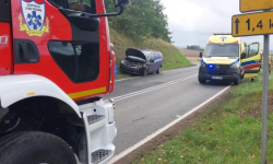 Zderzenie dwóch pojazdów osobowych w Nowym Dworze