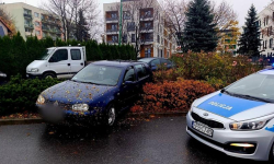 Chciał uciec przed policją, był po spożyciu alkoholu. Jazdę zakończył na zaparkowanym oplu