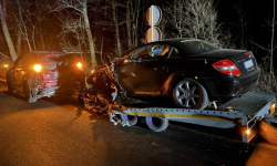 Zderzenie mitsubishi i cysterny na drodze krajowej 46 za Złotym Stokiem. Uszkodzony także...mercedes