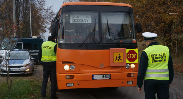 Cykliczna akcja kontroli autobusów szkolnych