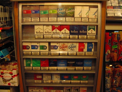 Zakaz palenia papierosów w miejscach publicznych