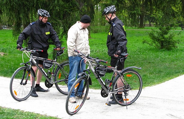 Funkcjonariusze będą kontrolować parki i tereny rekreacyjne 