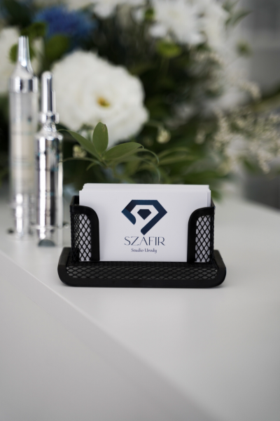 Szafir Studio Urody mieści się przy ul. Jasnej 16B/3 w Ząbkowicach Śląskich. Tel. 507 680 730