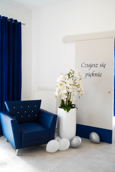 Szafir Studio Urody mieści się przy ul. Jasnej 16B/3 w Ząbkowicach Śląskich. Tel. 507 680 730
