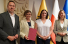 Blisko 2,8 mln zł na odbudowę stawu i rowów melioracyjnych w Przedborowej. Wójt odebrała promesę